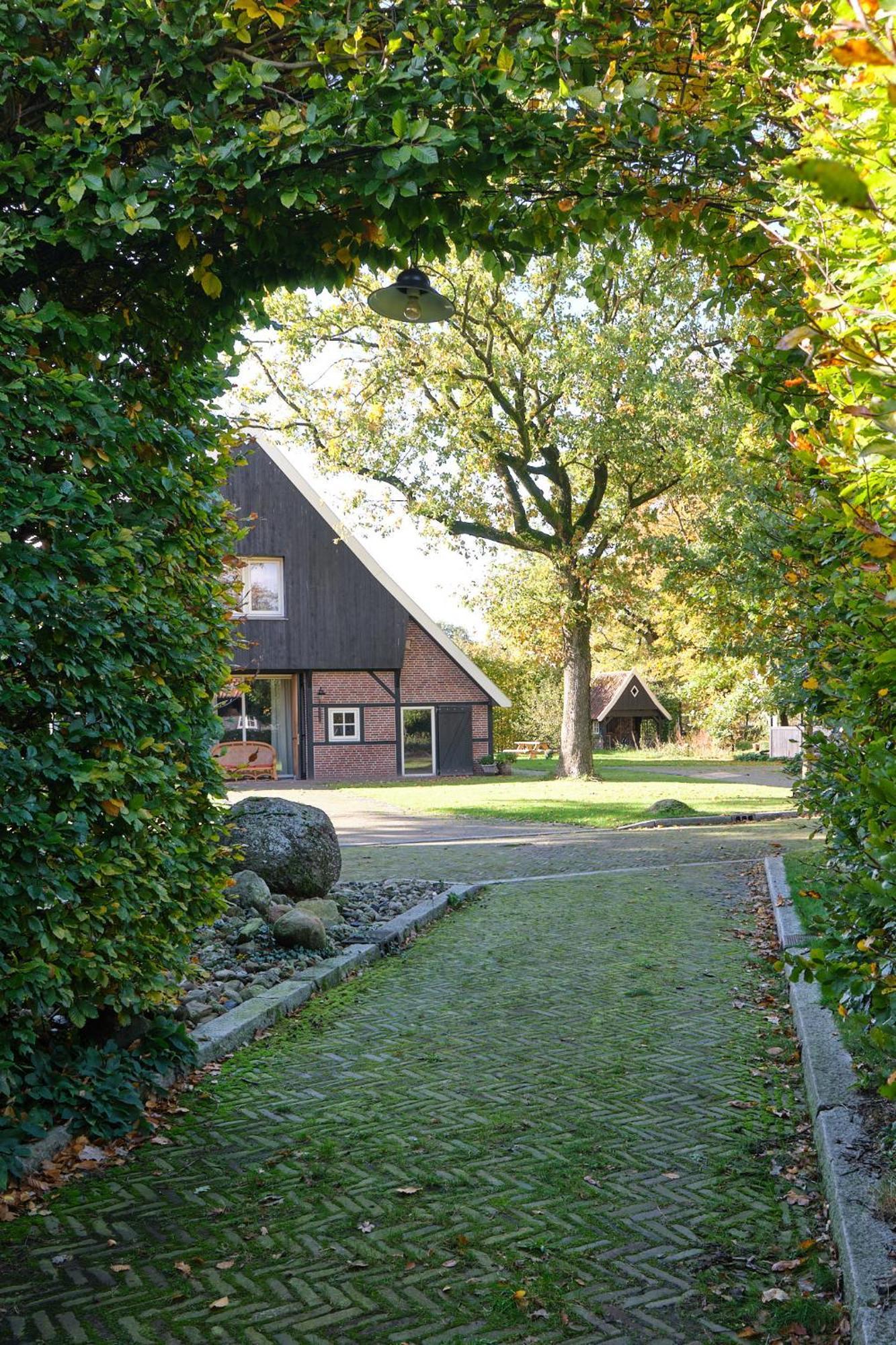 Loosan Lodges Gastenhuis Reutum エクステリア 写真